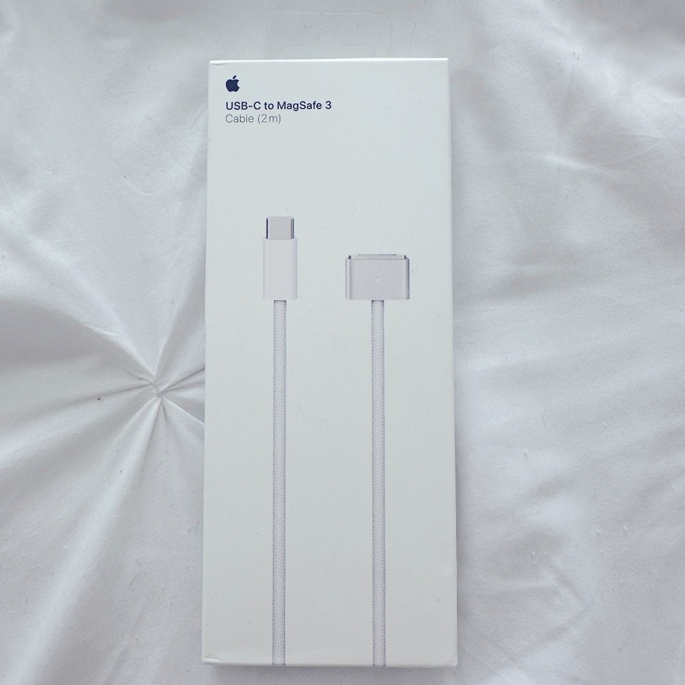 NWT Apple USB-C To MagSafe 3 Adapter Cable
